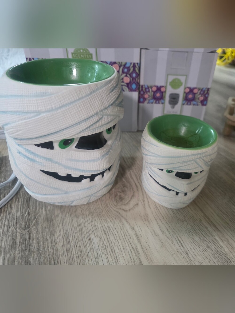 2 Scentsy Wax Melts Warmers Under Wraps Mummy Holloween